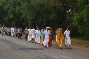 ಸೀತಾರಾಮ ಕೆದಿಲಾಯ ಆರಂಭಿಸಿರುವ ಭಾರತ ಪರಿಕ್ರಮ ಯಾತ್ರೆ ಗುರುವಾರ ಮುಂಜಾನೆ ರಾಷ್ಟ್ರೀಯ ಹೆದ್ದಾರಿ 66 ರಲ್ಲಿ ನಾವುಂದ, ನಾಗೂರು, ಖಂಬದಕೋಣೆಯ ಮೂಲಕ ಉಪ್ಪುಂದ ತಲುಪಿತು